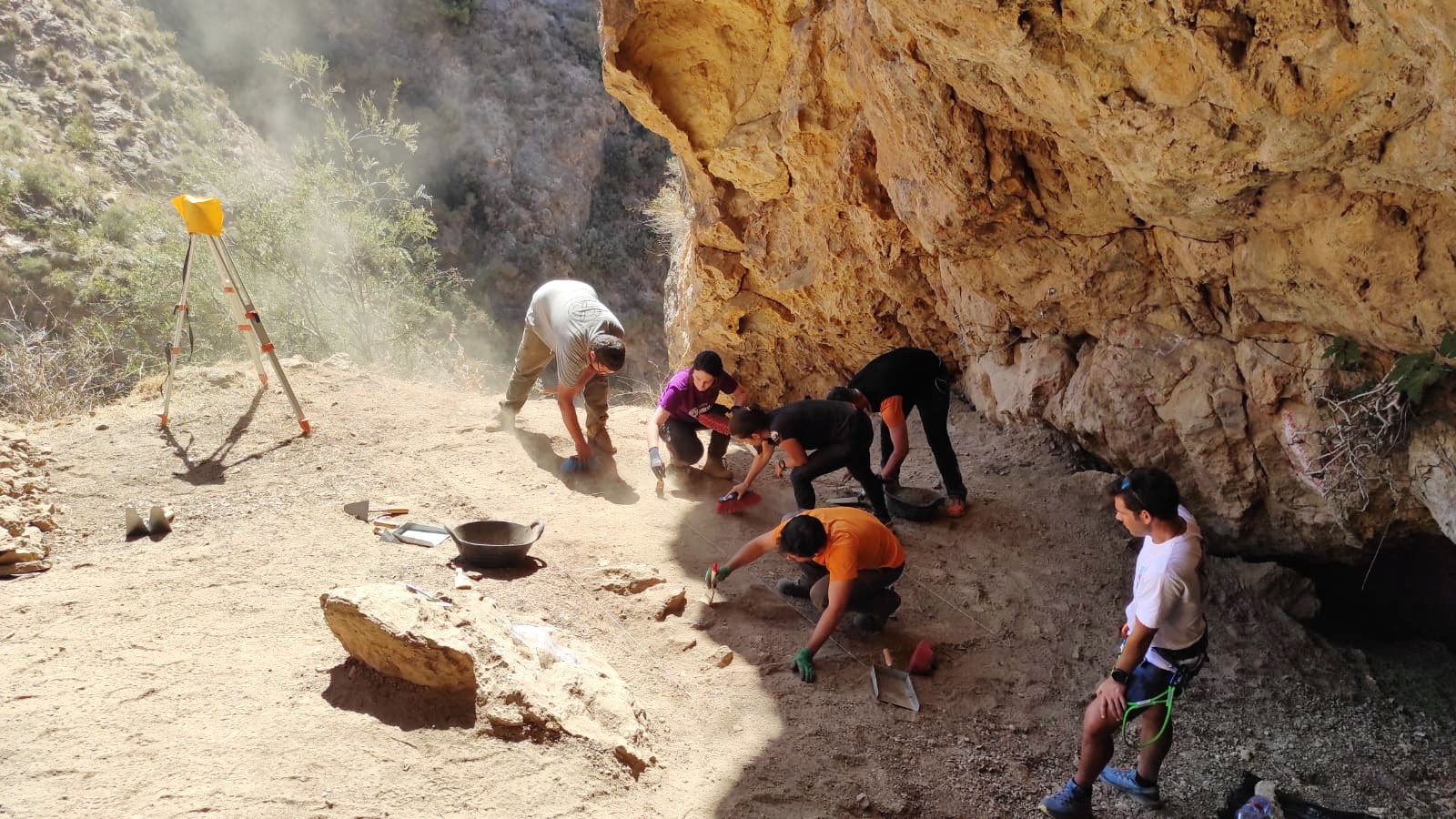 La I campaña de excavación en la Cueva de los Murciélagos la situará en el contexto internacional de las investigaciones sobre prehistoria